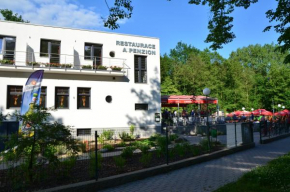 Restaurace a penzion Zděná Bouda, Hradec Králové